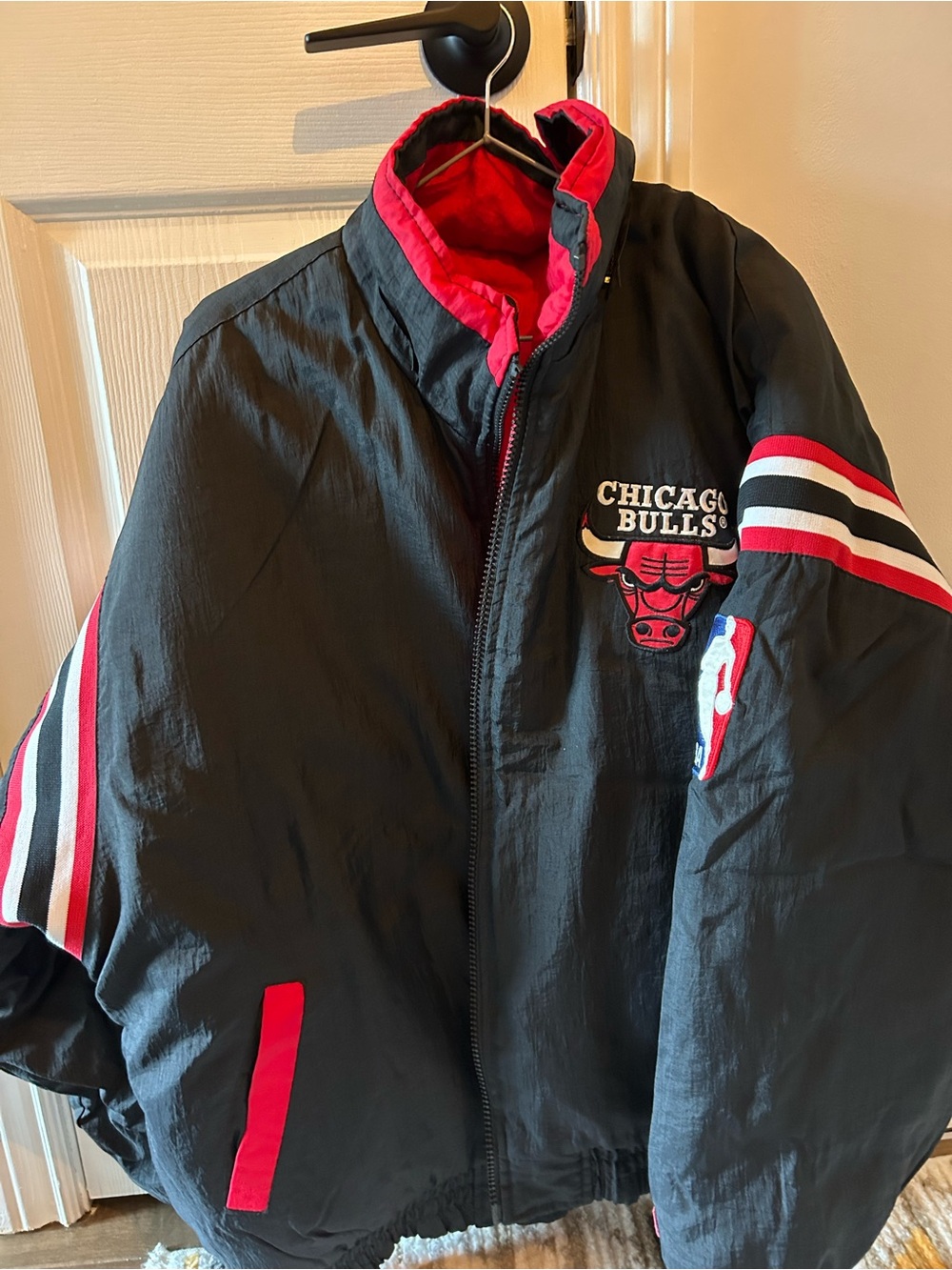 Men’s Black & Red Chicago Bulls Reversible Jacket
